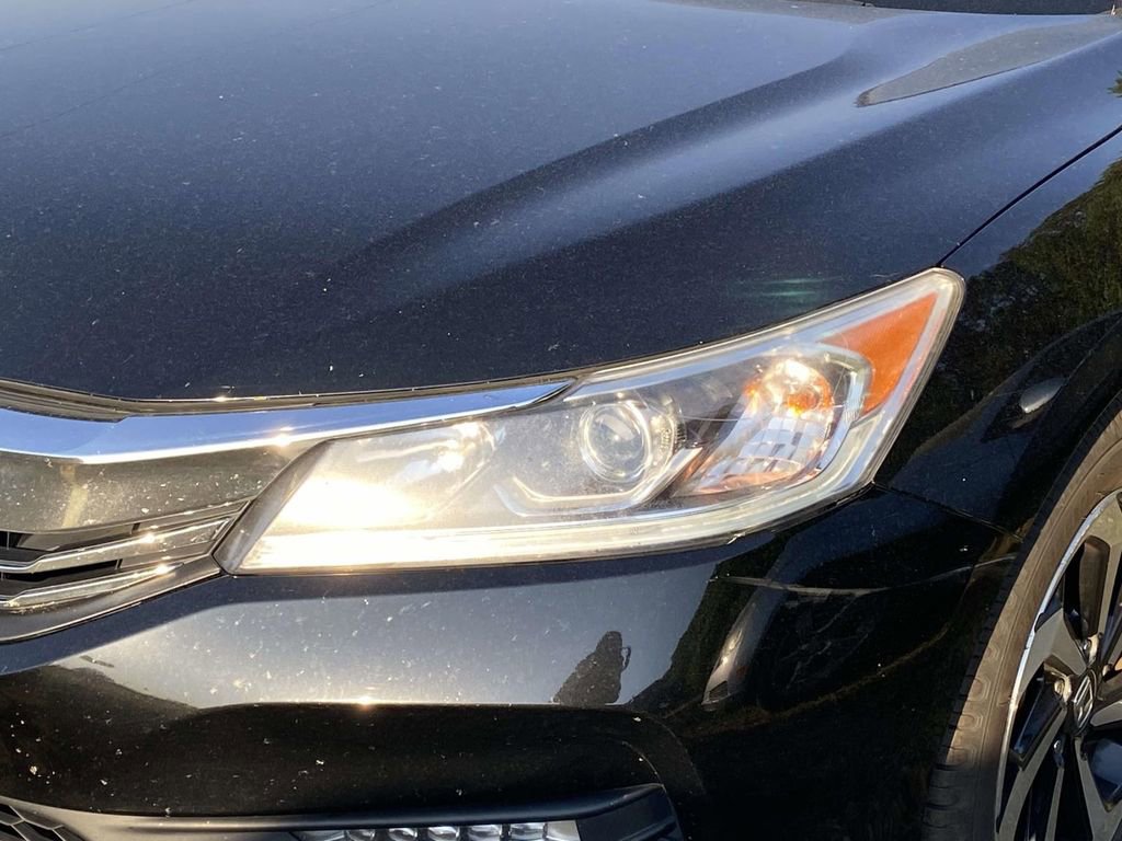 Used 2017 Honda Accord EX-L image 5