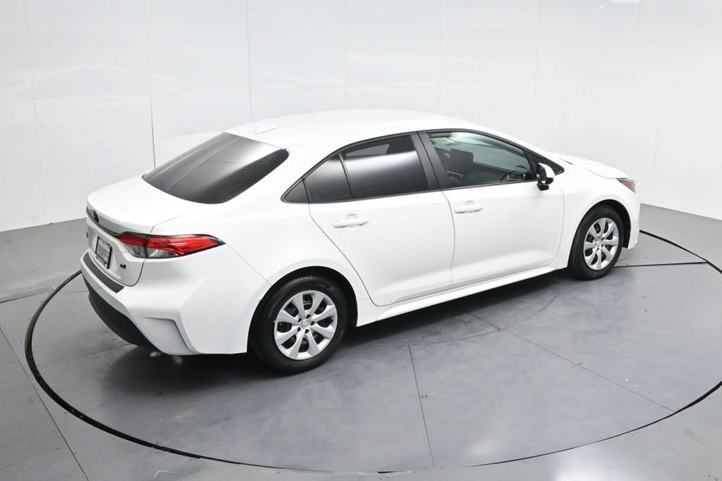 Used 2025 Toyota Corolla LE FWD image 57