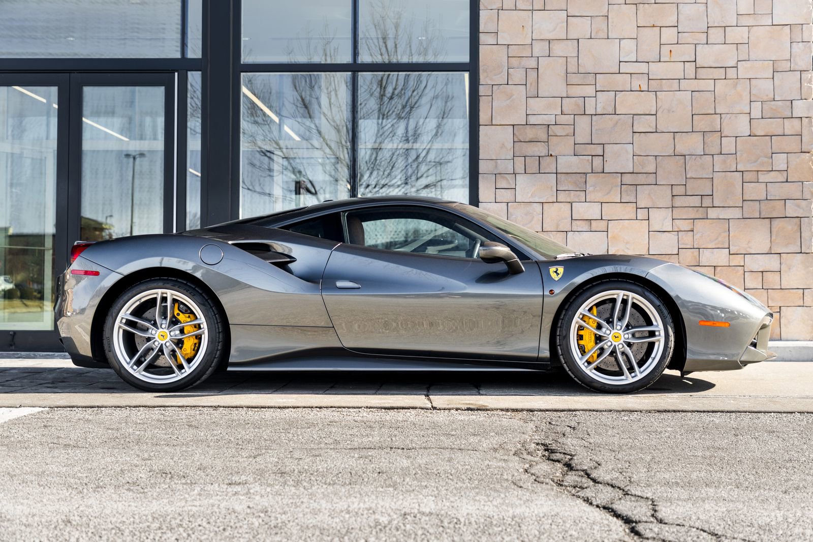 Used 2017 Ferrari 488 GTB image 2