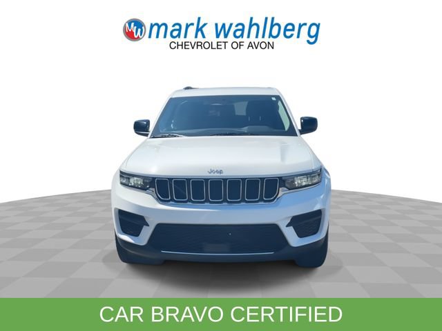 Used 2022 Jeep Grand Cherokee Laredo w/ Luxury Tech Group I AWD/4WD image 3