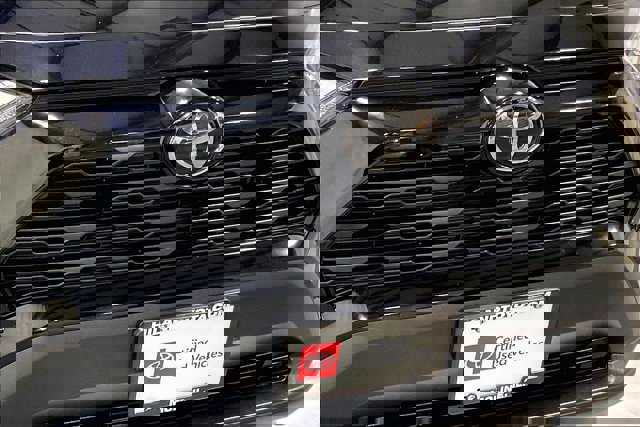 Certified 2025 Toyota RAV4 LE AWD/4WD image 30