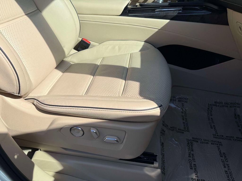 Used 2024 Cadillac Escalade ESV Premium Luxury w/ Performance Package image 15
