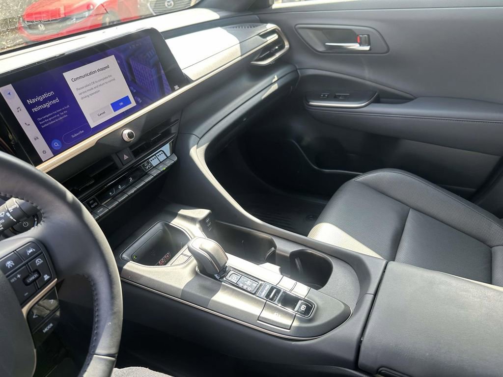 Used 2023 Toyota Crown Limited image 29