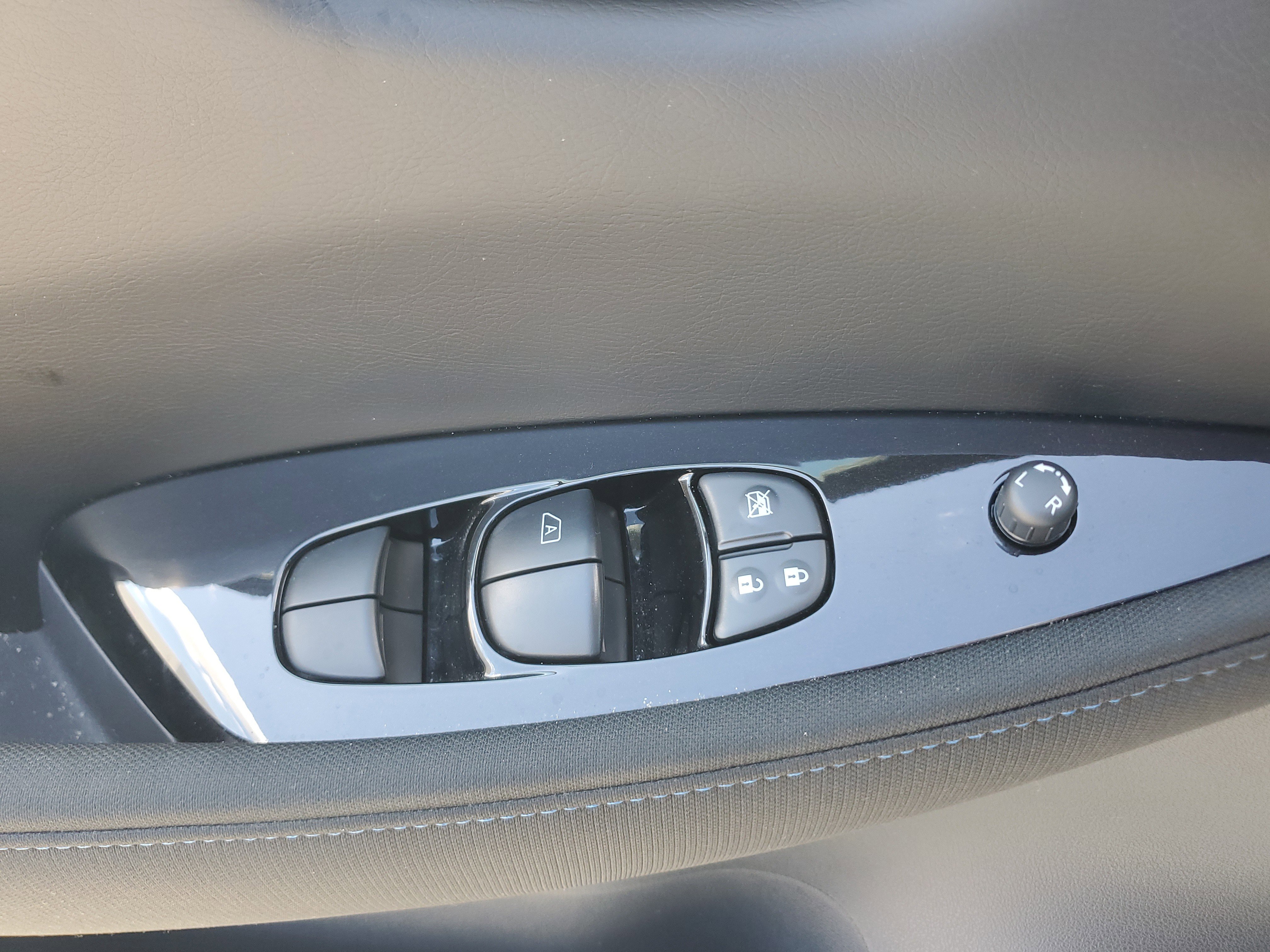 Used 2024 Nissan Leaf SV Plus image 26