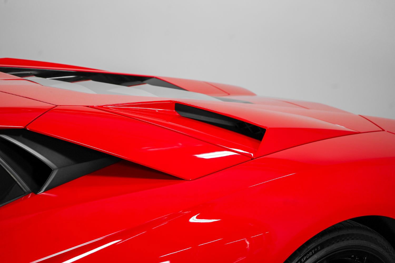 Used 2018 Lamborghini Aventador S image 20