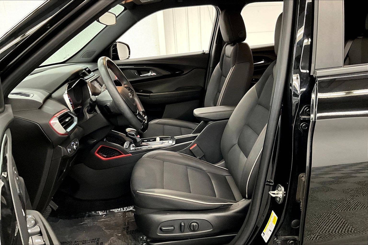 Used 2023 Chevrolet TrailBlazer RS FWD image 22