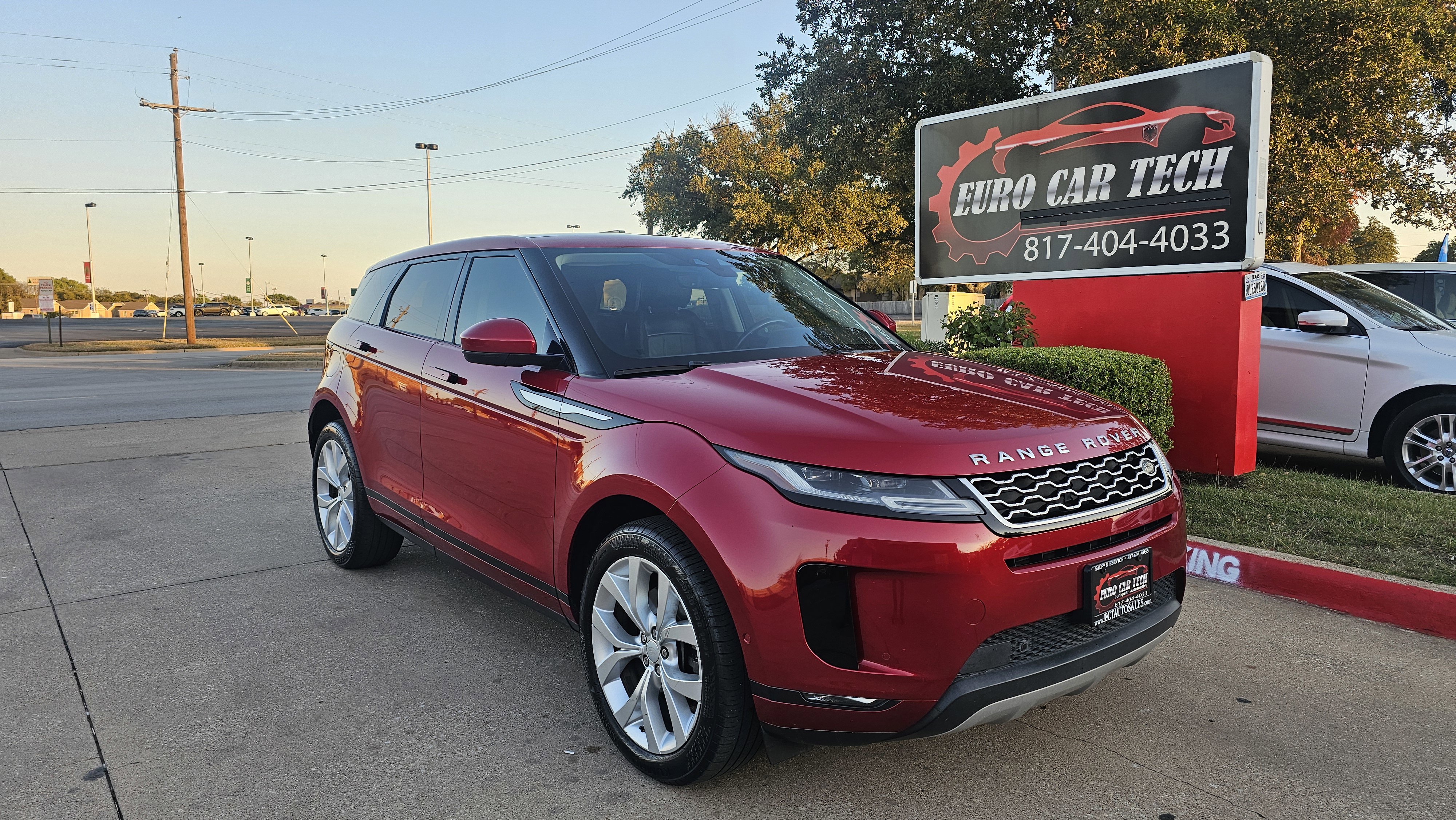 Used 2020 Land Rover Range Rover Evoque SE AWD/4WD image 6