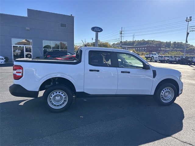 Used 2022 Ford Maverick XL image 3