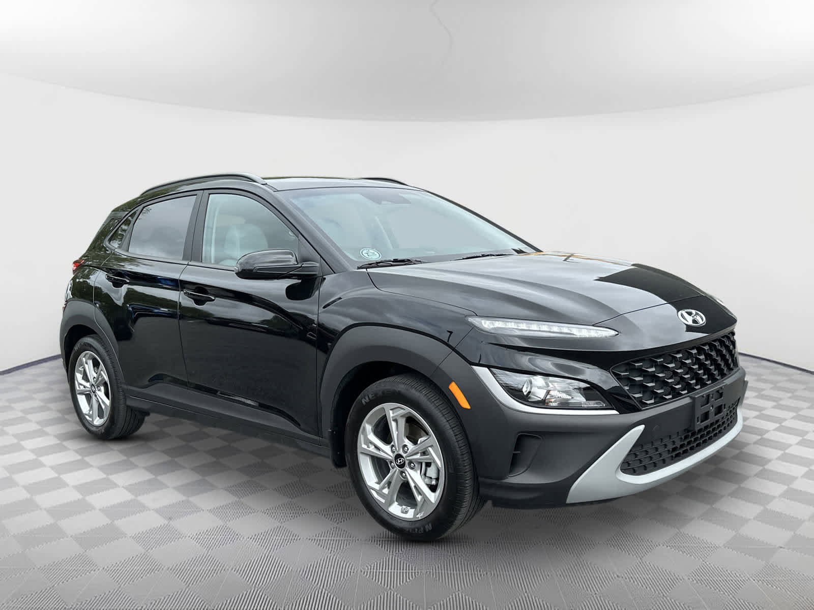 Used 2023 Hyundai Kona SEL image 2