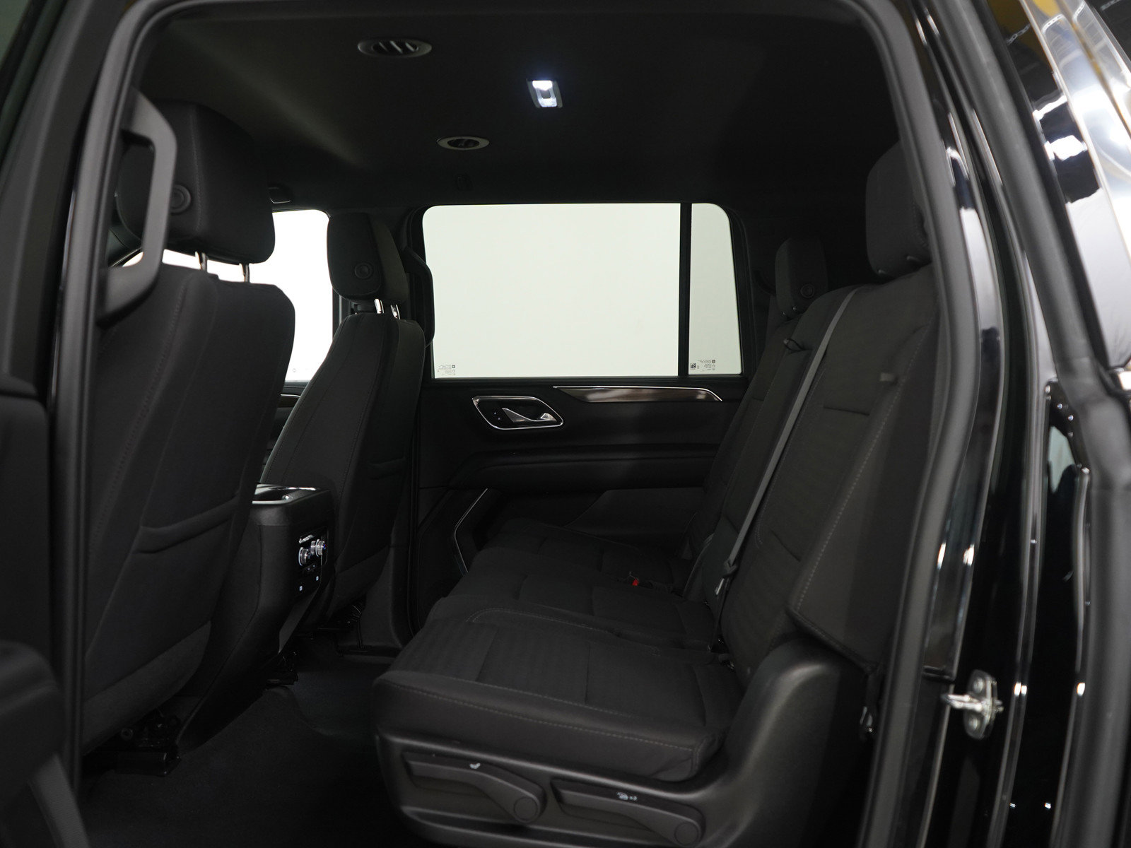 Used 2023 GMC Yukon XL SLE AWD/4WD image 19