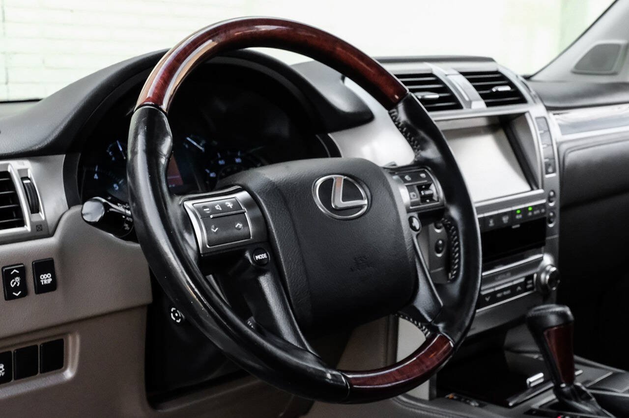 Used 2017 Lexus GX 460 Premium w/ Premium Package AWD/4WD image 23