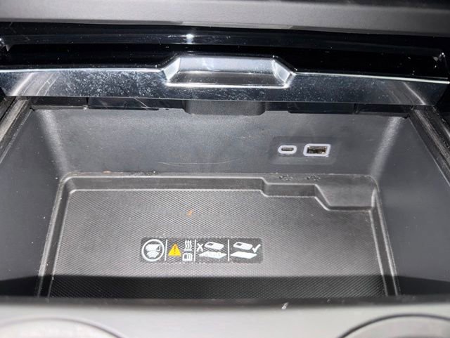 Used 2025 GMC Yukon XL Denali AWD/4WD image 21