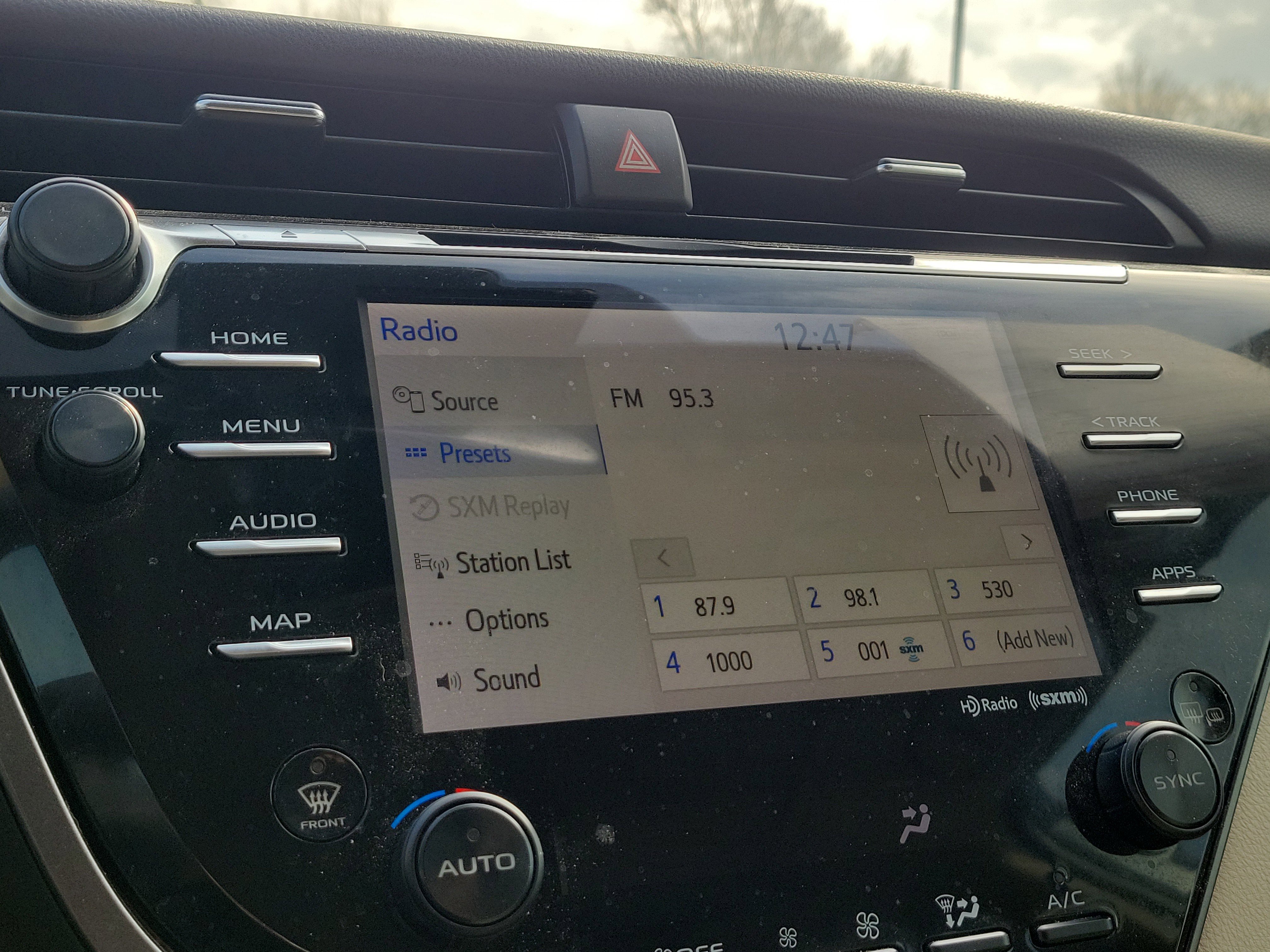 Used 2019 Toyota Camry LE w/ Sunroof Package image 24