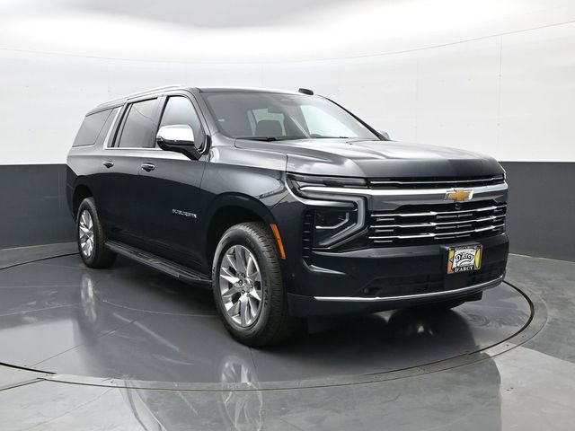 Used 2025 Chevrolet Suburban Premier AWD/4WD image 3