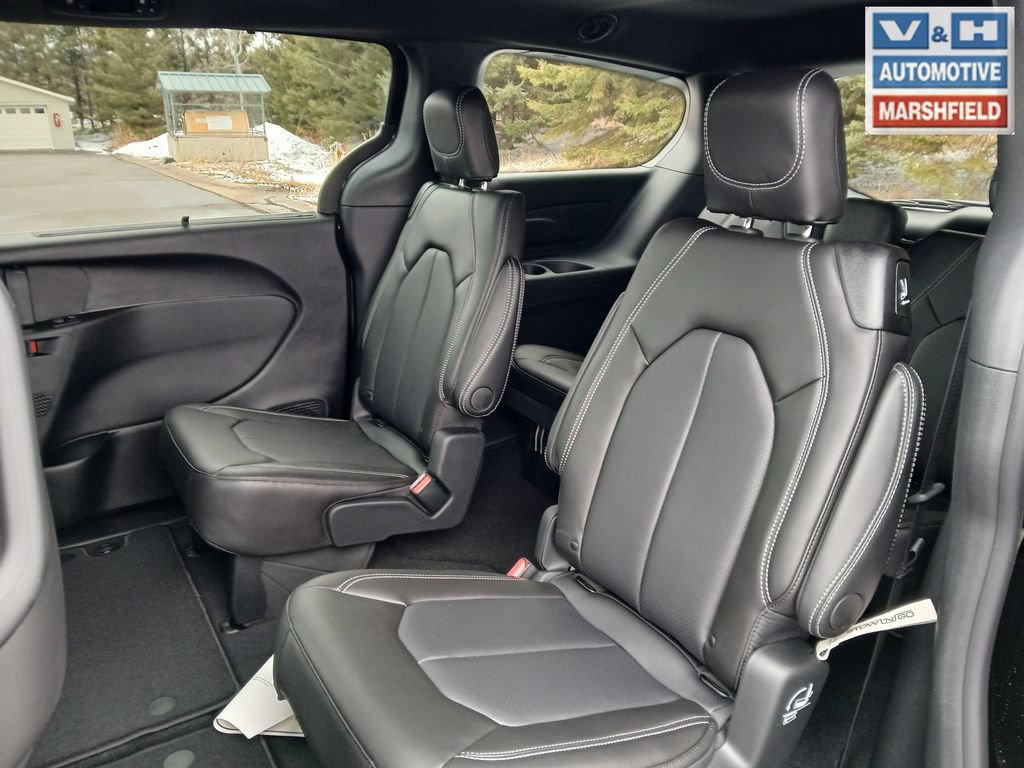 New 2026 Chrysler Voyager LX FWD image 26