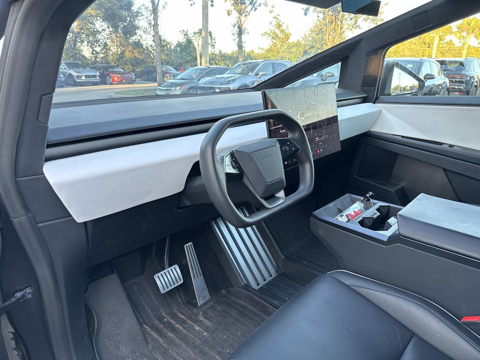 Used 2024 Tesla Cybertruck AWD Crew Cab image 5