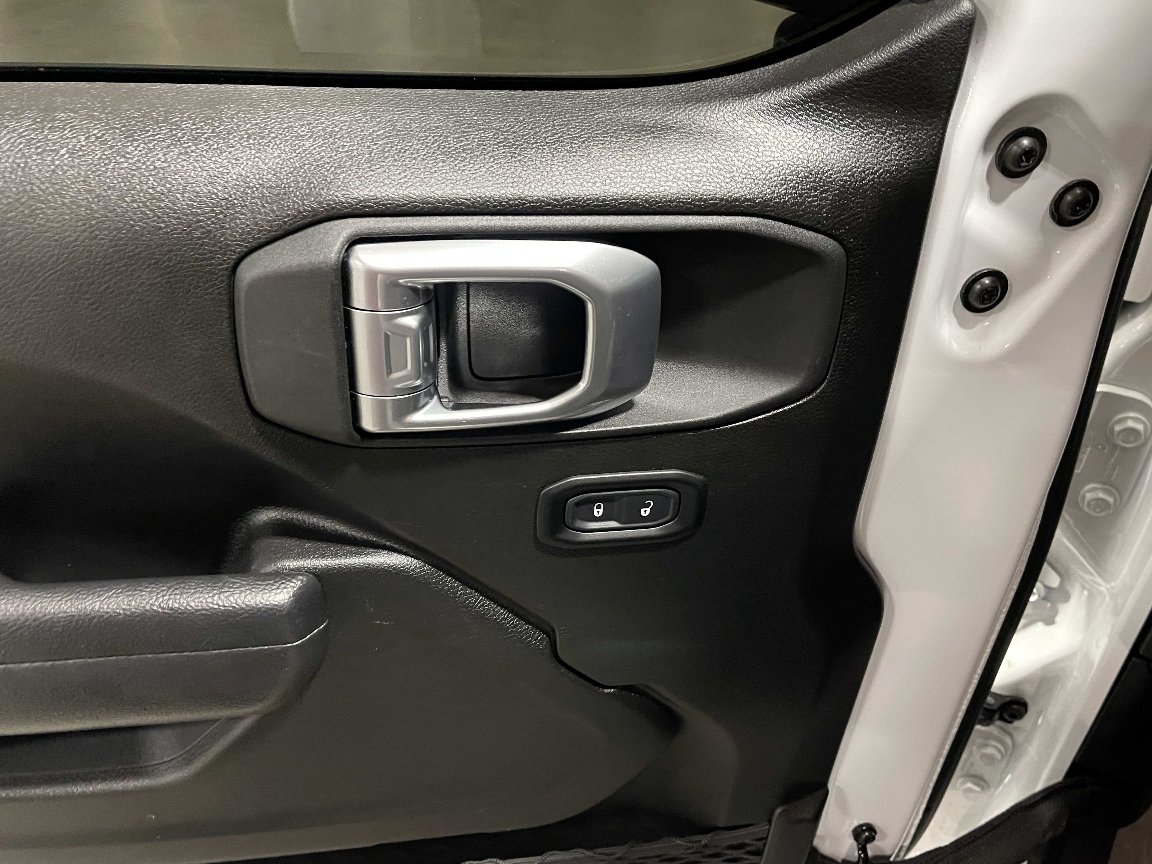 Certified 2025 Jeep Wrangler Sport AWD/4WD image 15