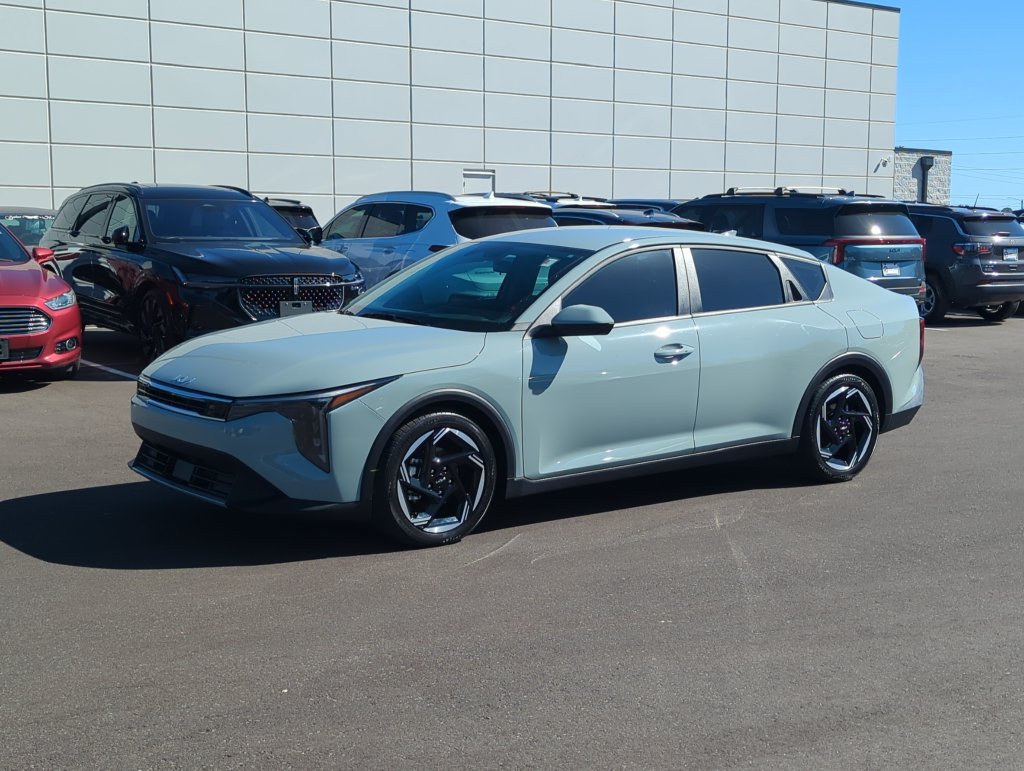 Used 2025 Kia K4 EX FWD image 2