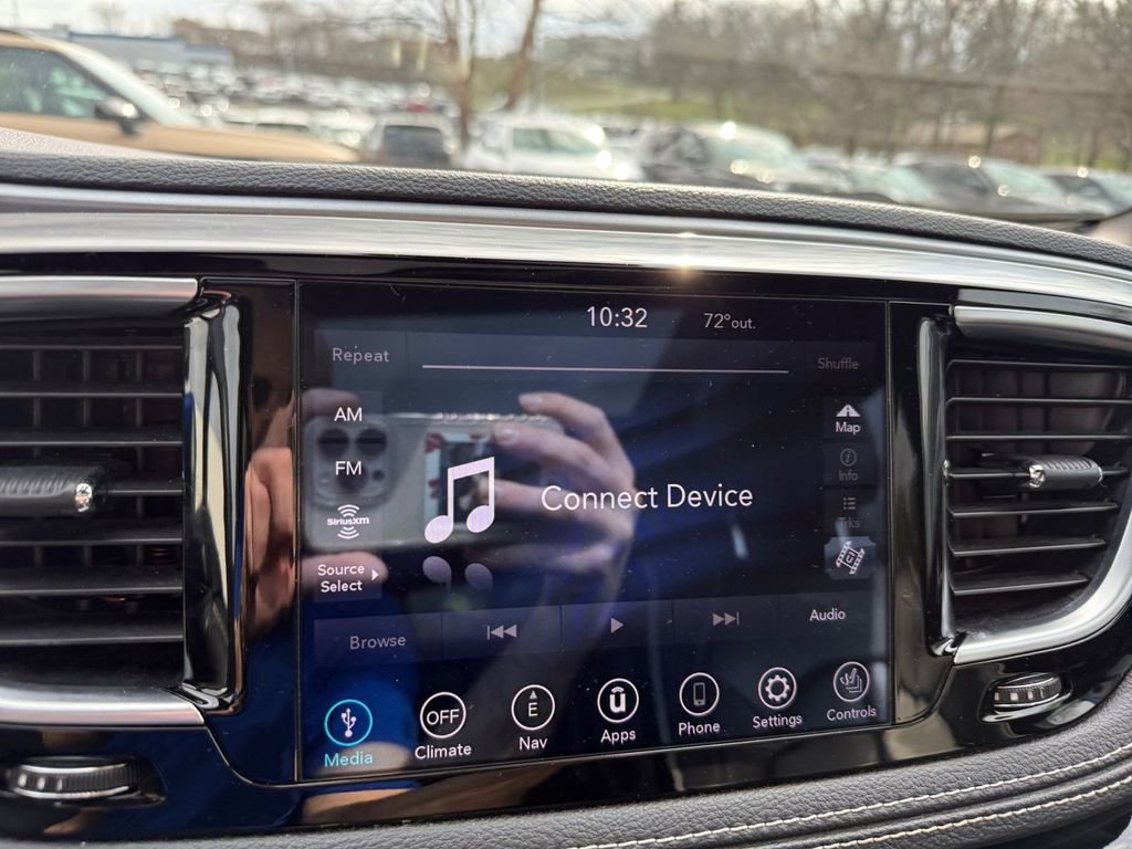 Used 2020 Chrysler Pacifica Limited w/ Advanced Safetytec Group image 23