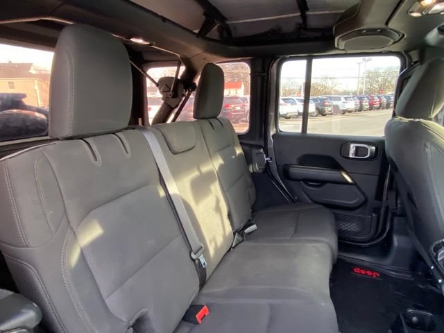 Used 2020 Jeep Wrangler Unlimited Sahara w/ Cold Weather Group AWD/4WD image 25