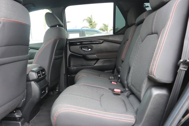 Used 2025 Honda Pilot Sport image 14