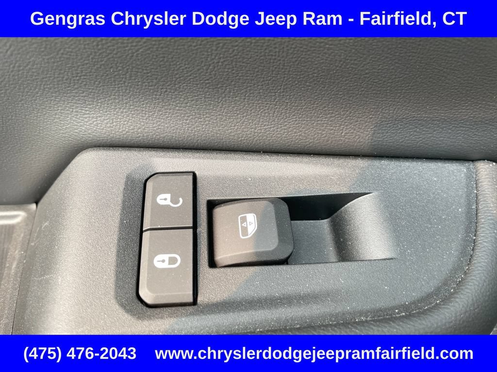 Certified 2023 Jeep Grand Cherokee Laredo X AWD/4WD image 35