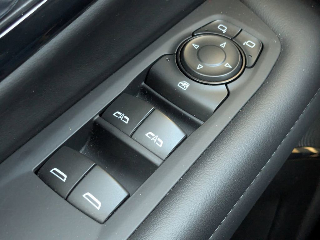 Certified 2025 Chevrolet Suburban Z71 image 32