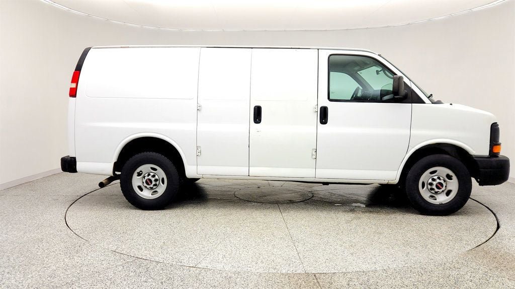 Used 2015 GMC Savana 2500 RWD image 4