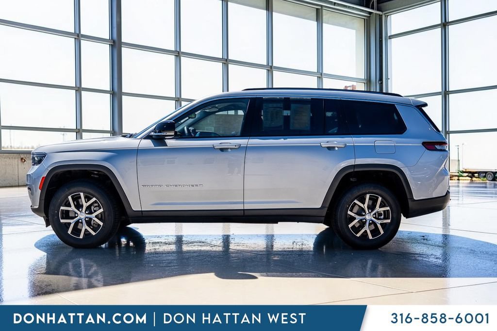 Used 2023 Jeep Grand Cherokee L Limited w/ Trailer Tow Group (B) AWD/4WD image 2