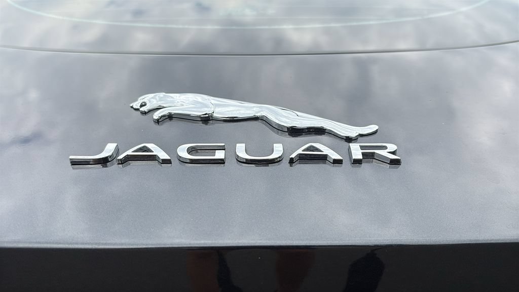Used 2015 Jaguar F-TYPE S RWD image 25