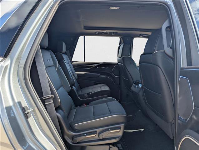 Used 2023 Cadillac Escalade Premium Luxury image 17