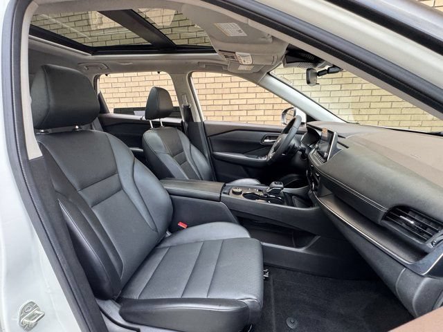 Used 2023 Nissan Rogue SV w/ SV Premium Package AWD/4WD image 8