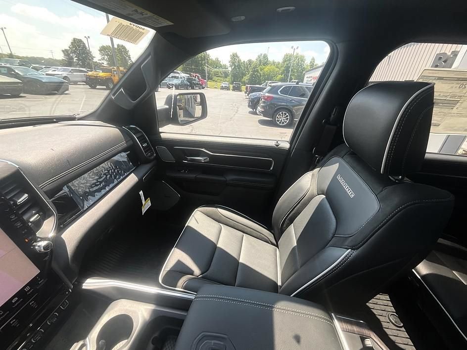New 2026 RAM 1500 Laramie w/ Night Edition AWD/4WD image 33