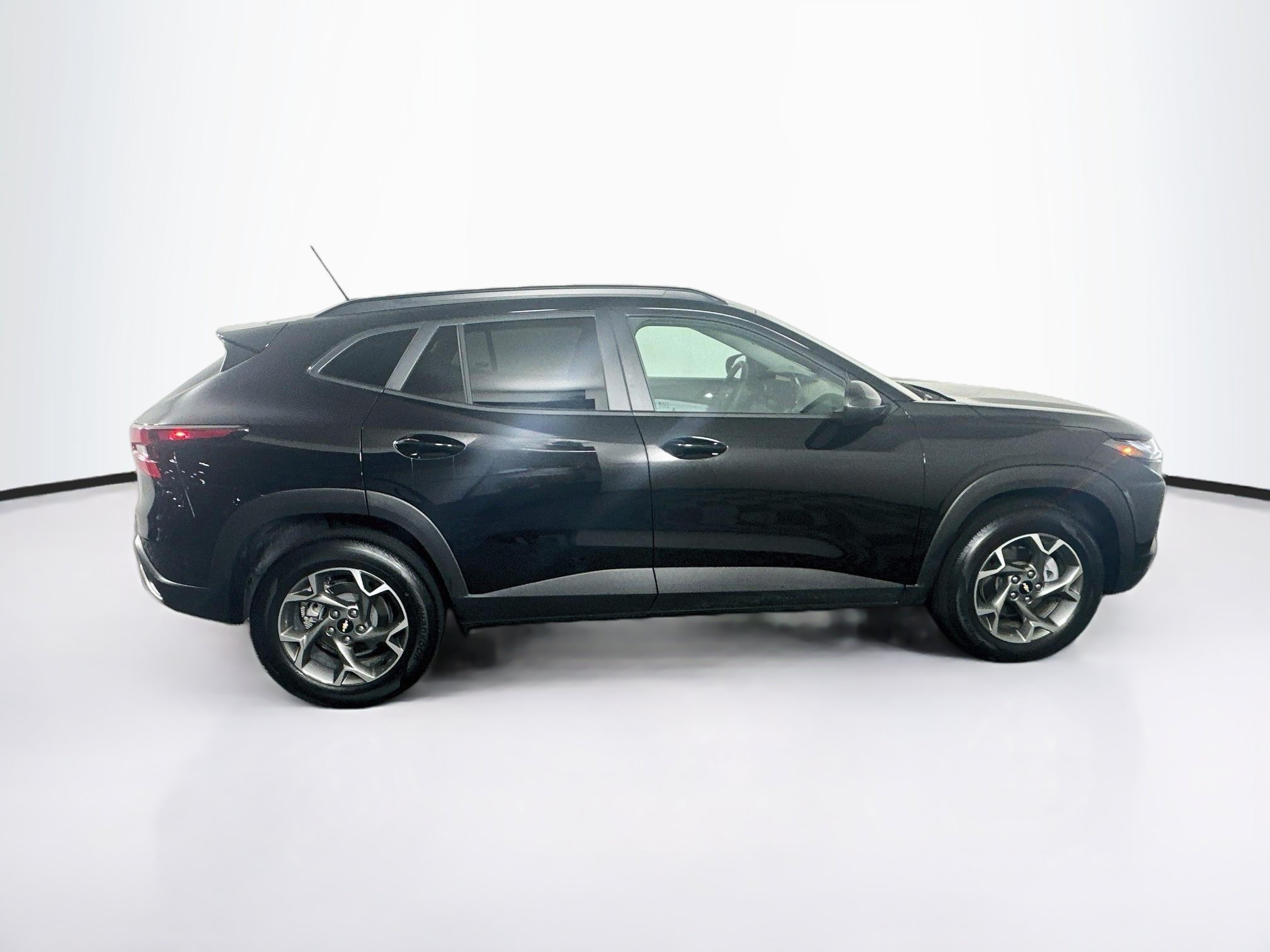 Used 2026 Chevrolet Trax LT FWD image 10