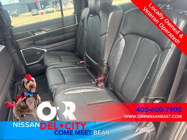 Used 2023 Jeep Wagoneer L Series II AWD/4WD image 12