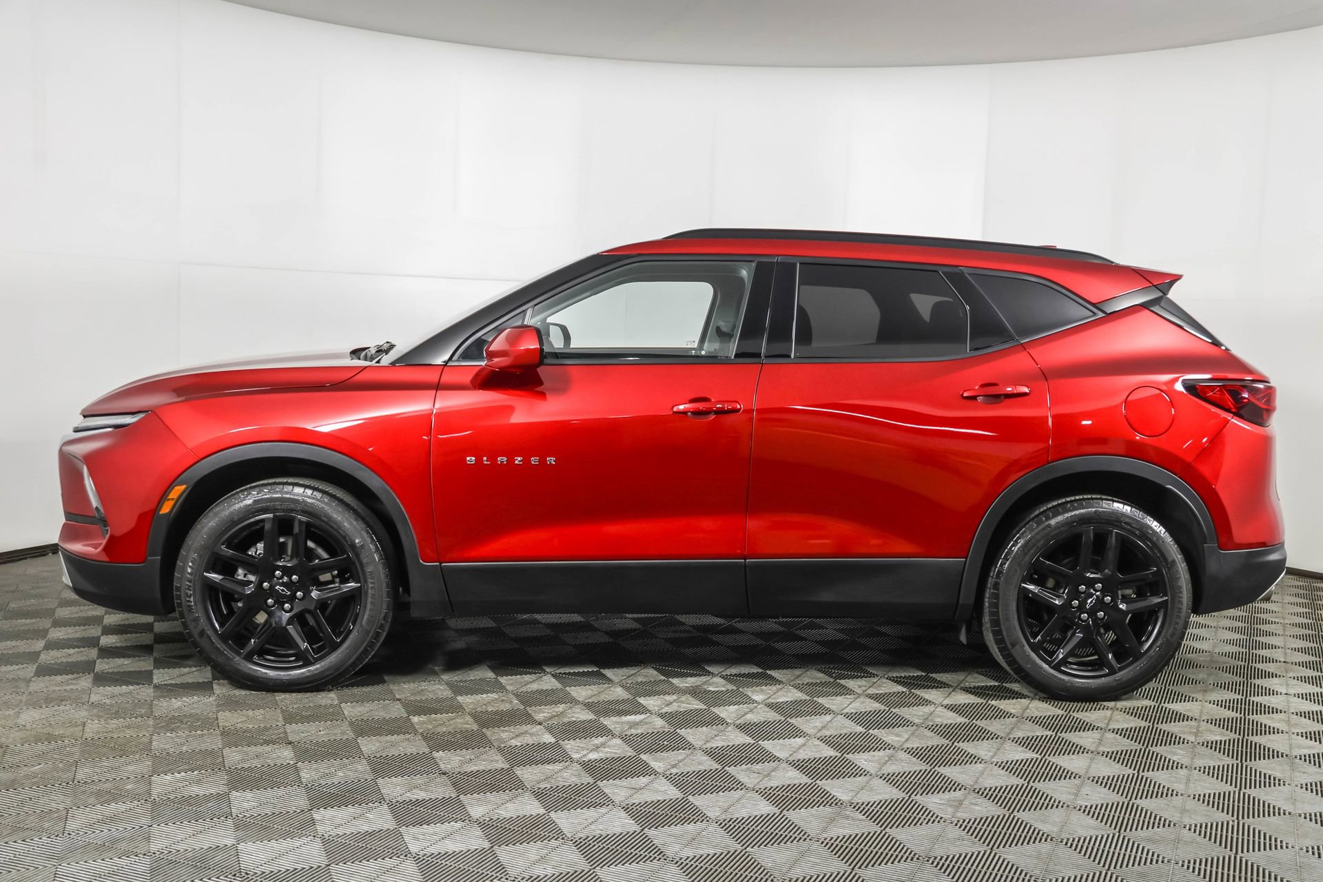 Used 2024 Chevrolet Blazer LT w/ Convenience Package FWD image 18