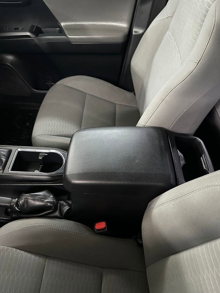 Used 2018 Toyota Tacoma SR w/ SR Convenience Package image 18