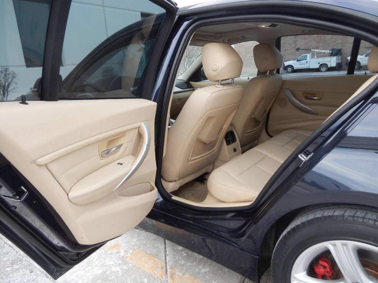 Used 2014 BMW 320i Sedan RWD image 28