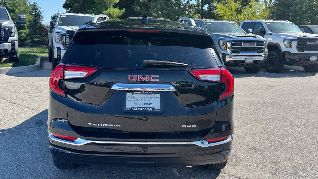 Used 2022 GMC Terrain Denali w/ Denali Premium Package AWD/4WD image 3