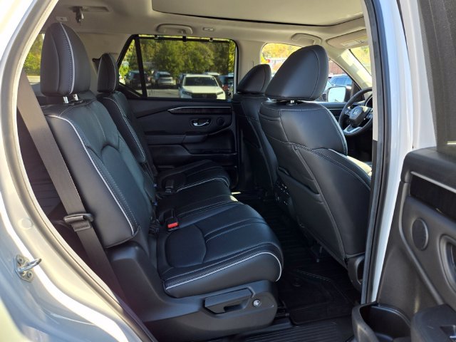 Used 2025 Honda Pilot Elite image 20