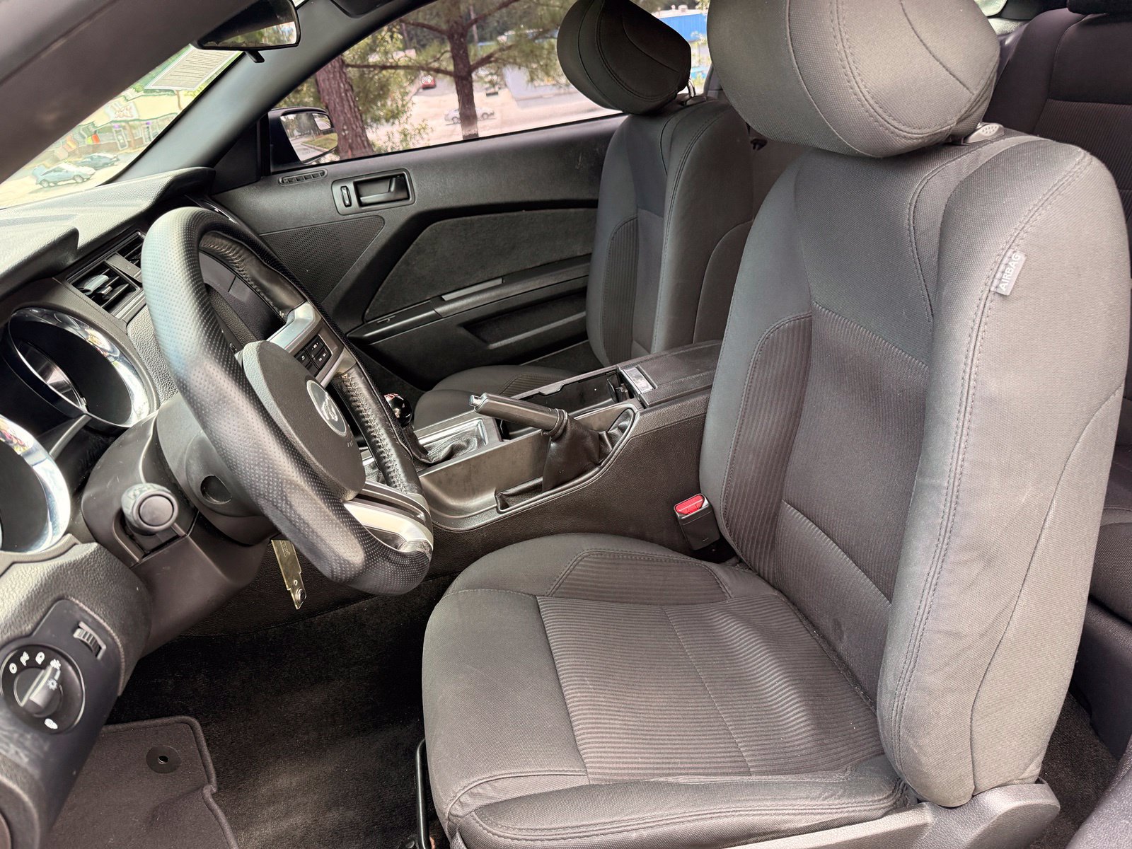 Used 2014 Ford Mustang GT RWD image 33