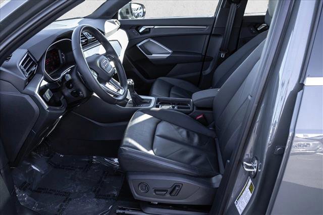 Used 2025 Audi Q3 2.0T Premium image 12