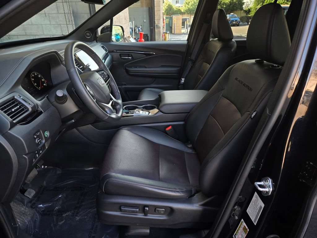 Used 2025 Honda Ridgeline Black Edition image 18