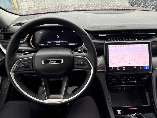 Used 2023 Jeep Grand Cherokee L Limited w/ Luxury Tech Group II image 11