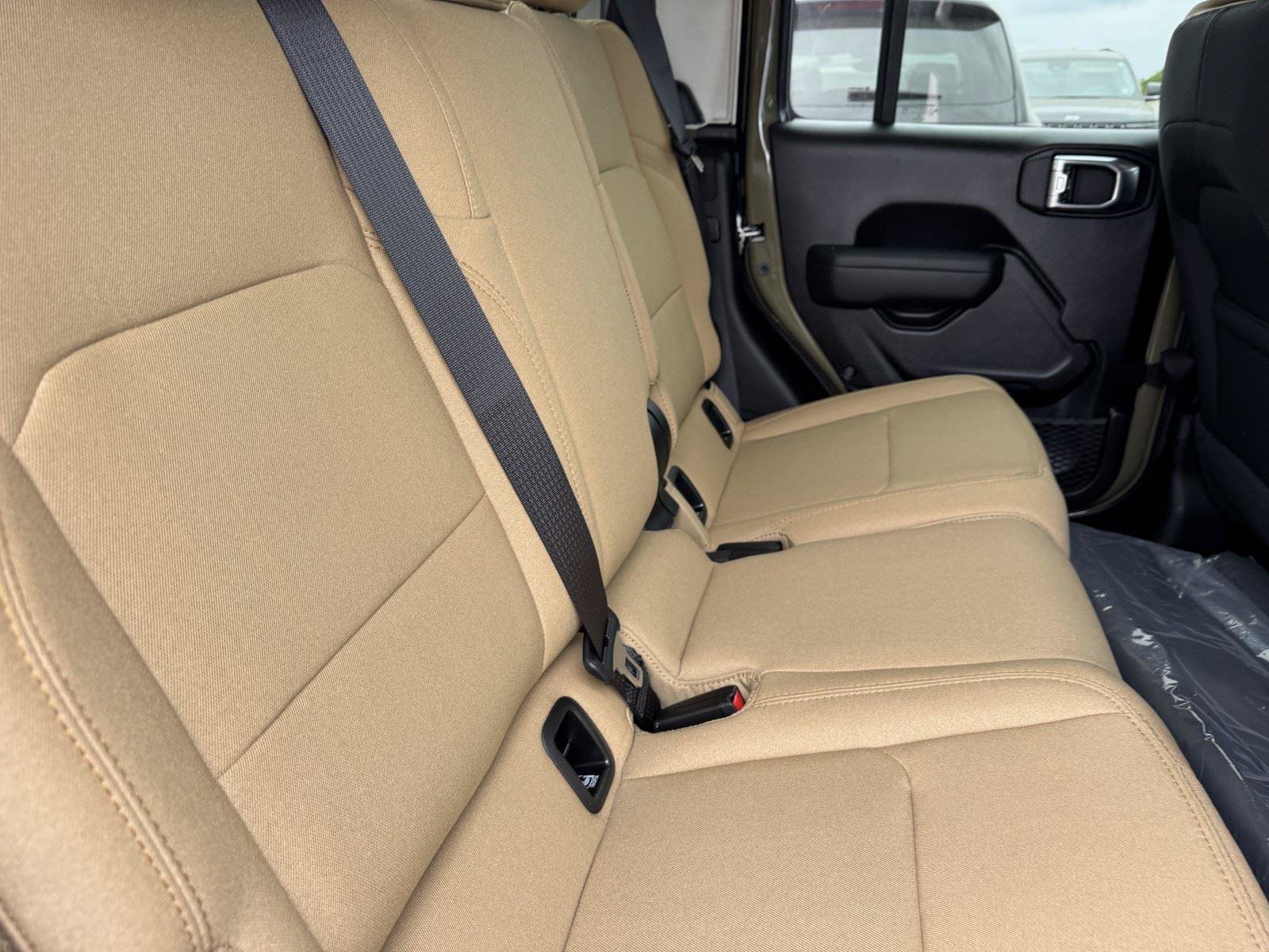 New 2026 Jeep Gladiator Willys AWD/4WD image 10
