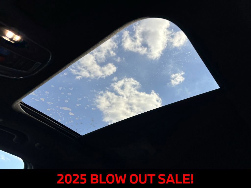 New 2025 Jeep Grand Cherokee Limited w/ Black Appearance Package image 18