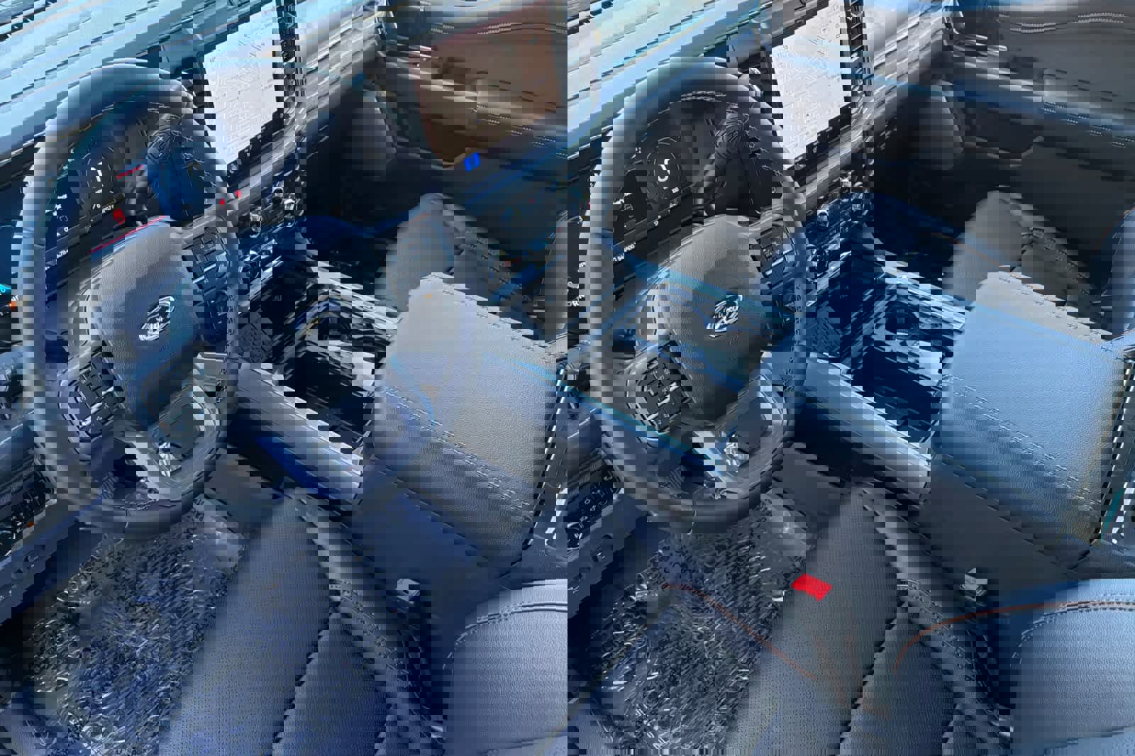 Used 2025 Ford F350 Lariat w/ Black Appearance Package image 11