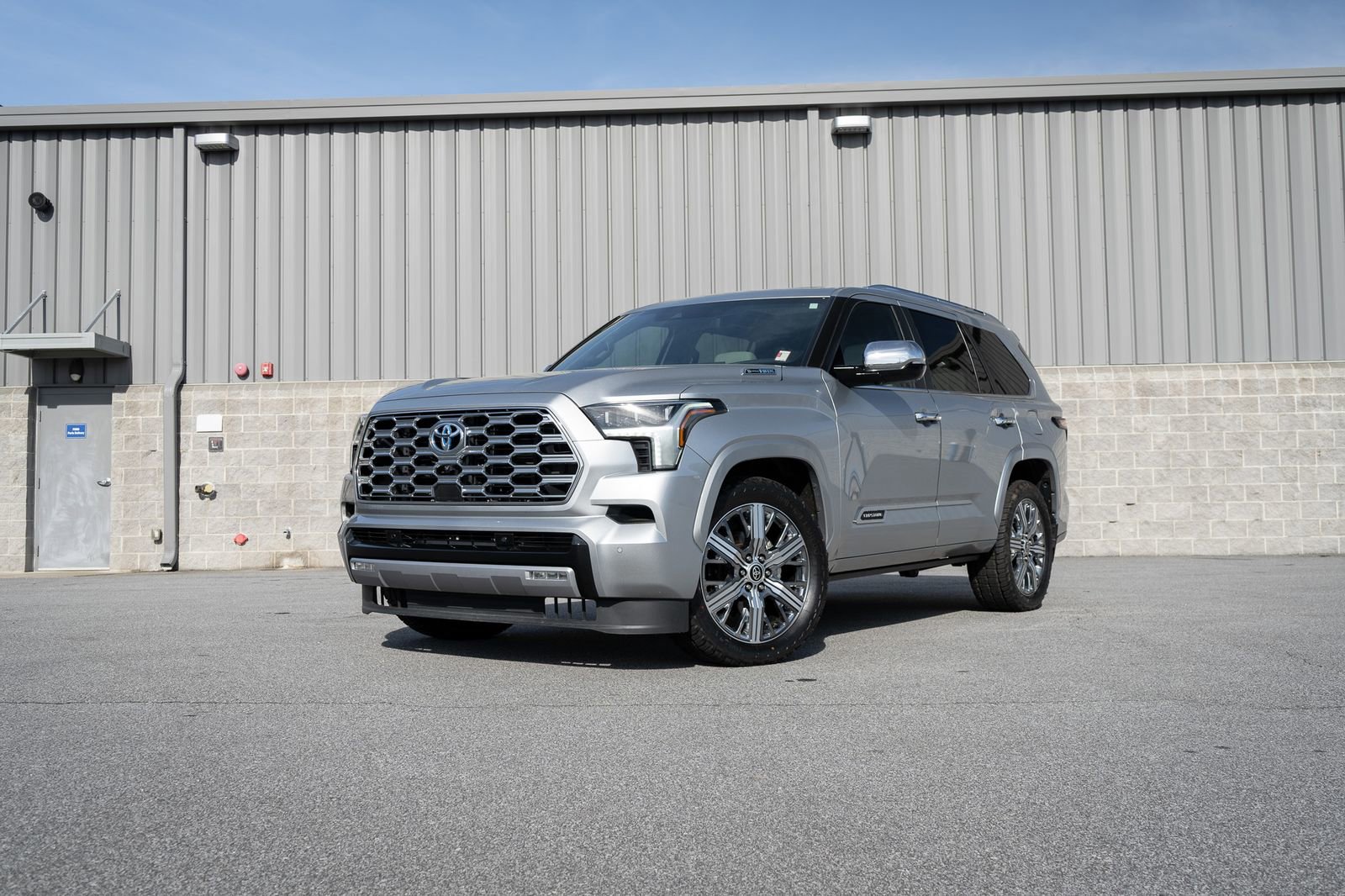 Used 2024 Toyota Sequoia Capstone AWD/4WD image 1