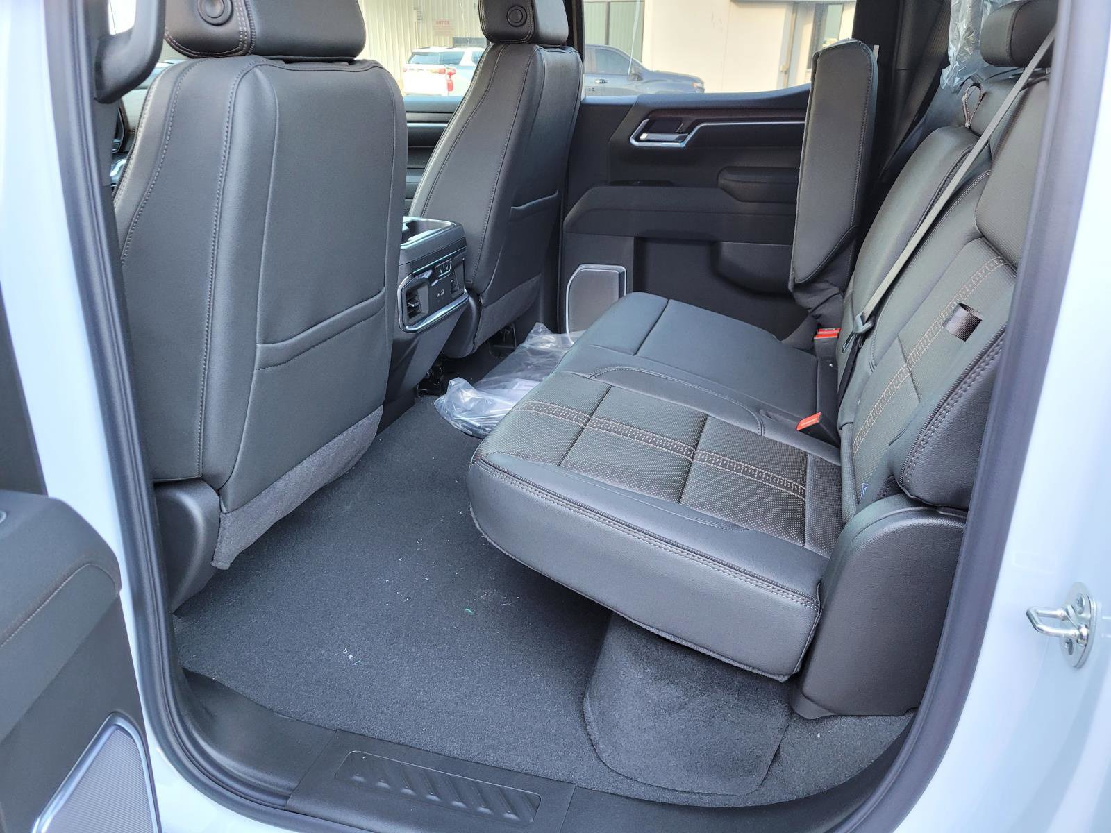 New 2026 Chevrolet Silverado 1500 High Country w/ Technology Package AWD/4WD image 7