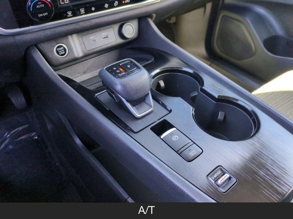 Certified 2023 Nissan Rogue SV FWD image 16